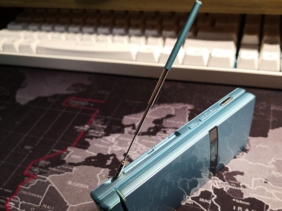 电子怀旧之旅(9)-日系安卓的遗珠 - 夏普007sh