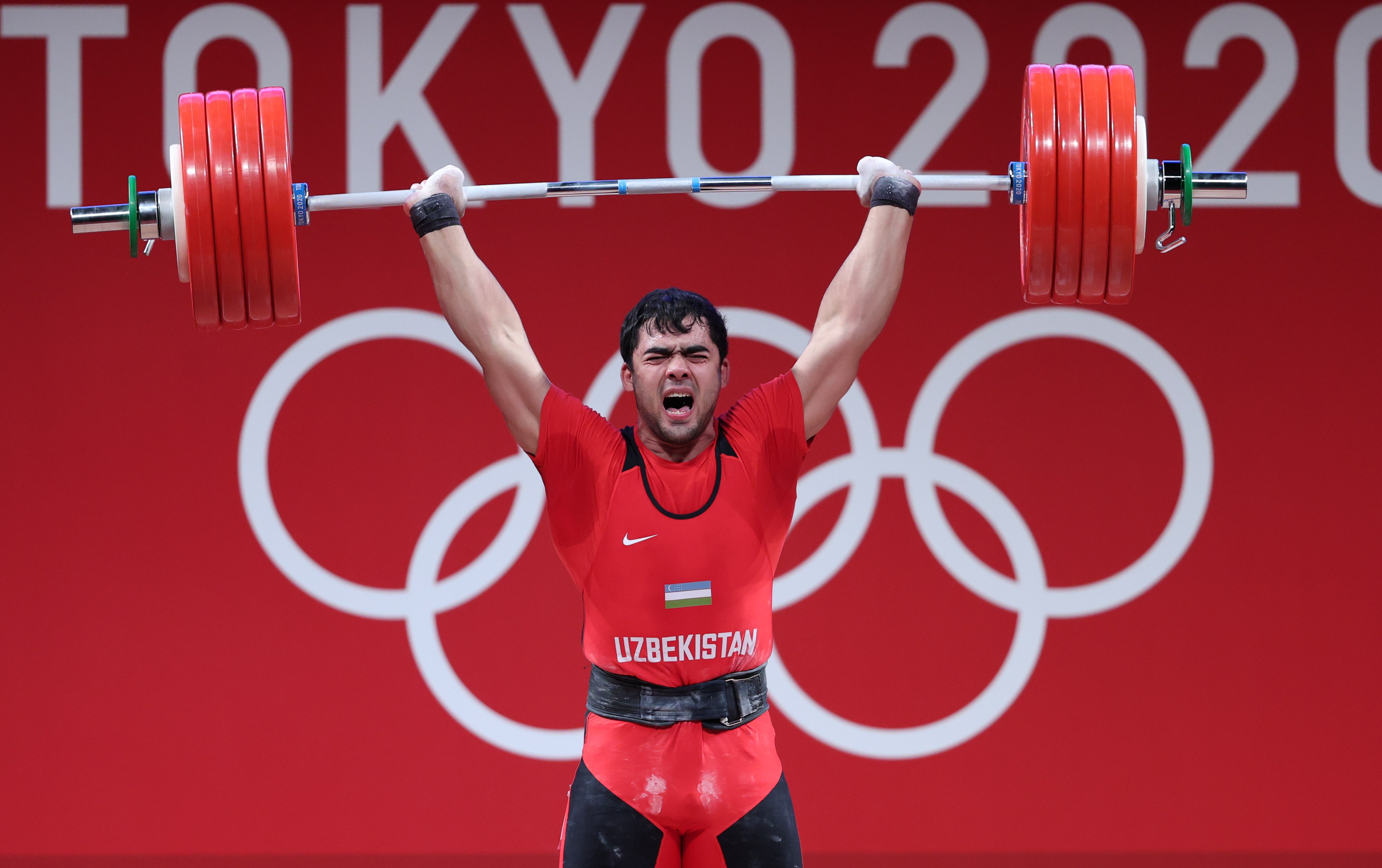 举重——男子109公斤级:乌兹别克斯坦选手夺冠