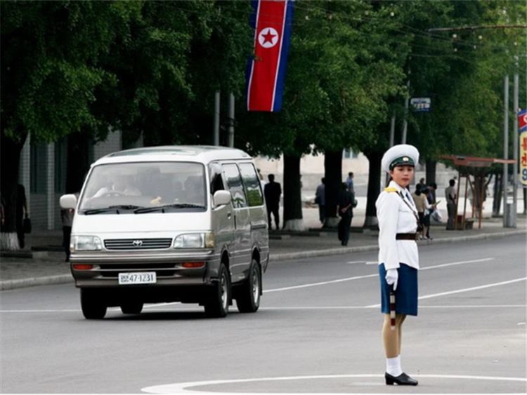 朝鲜街道上都有什么汽车?当地车主:谁能开上中国车,就算是大哥