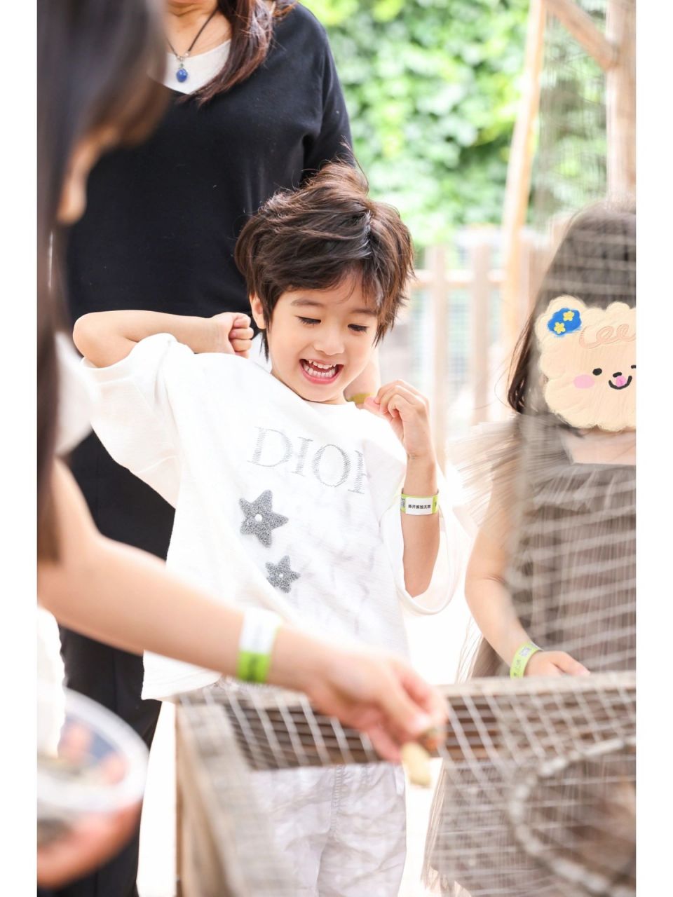 我的宝贝又长大一岁啦 祝我的宝贝丹尼生日快乐 这次的生日主题和装扮