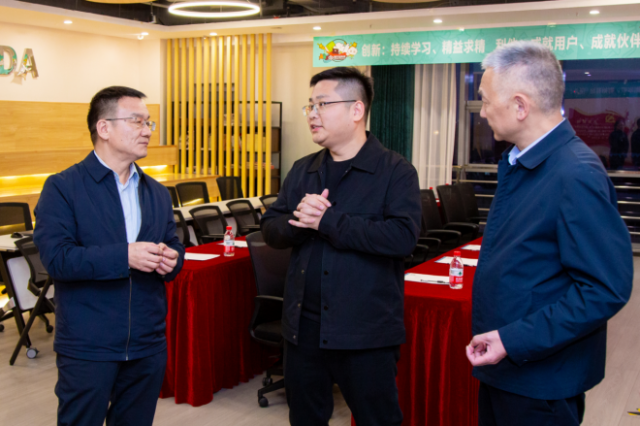 郑州市二七区委书记樊惠林一行莅临梦尔达科技调研