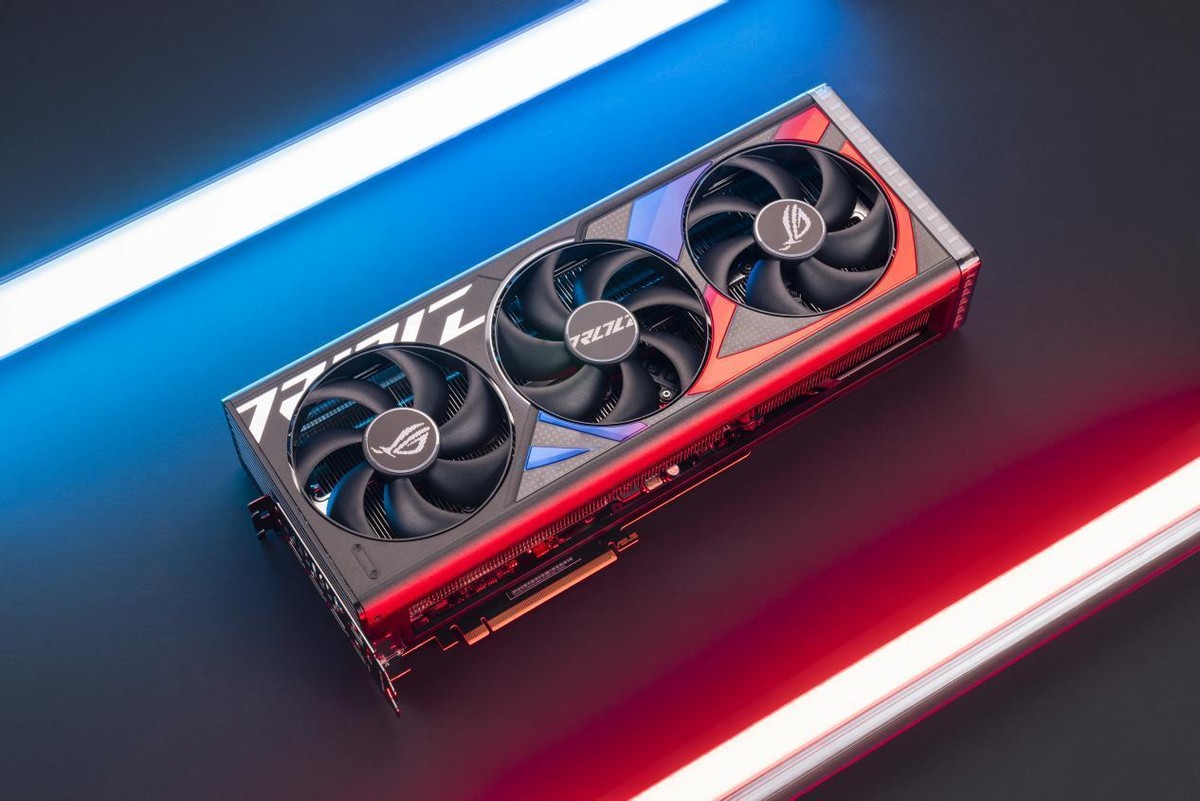 猛禽4090霸气登场 华硕rog strix geforce rtx 4090 oc 24gb显卡抢先