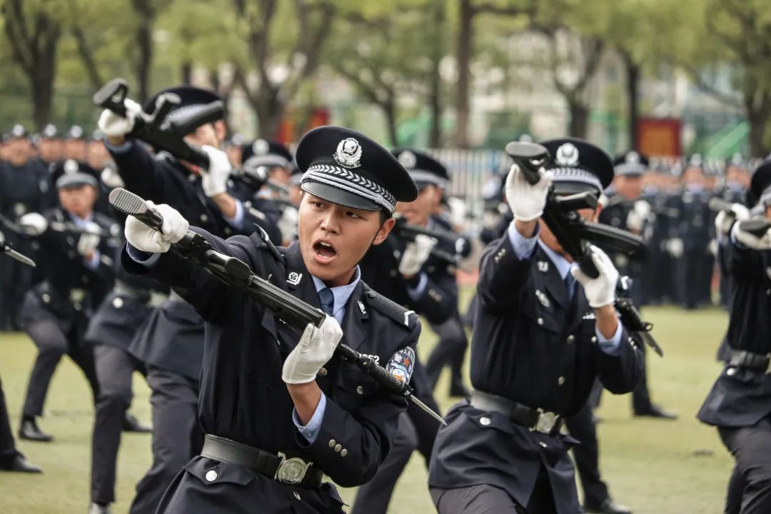 湖南警察学院2021级新生汇报表演:以军训之名,赴青春之约!