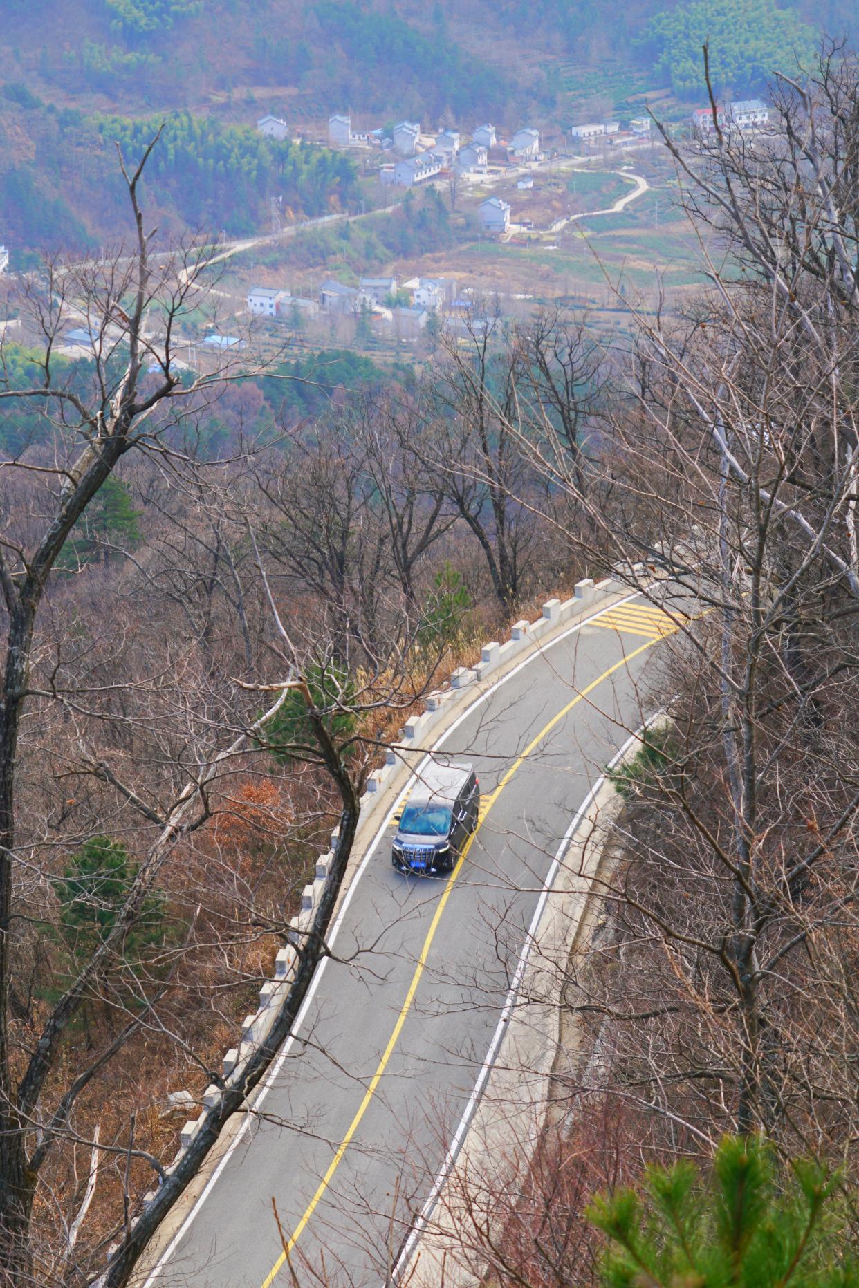 自驾安徽金寨,邂逅最美红岭公路,皖西原来隐藏着这么多美景美食