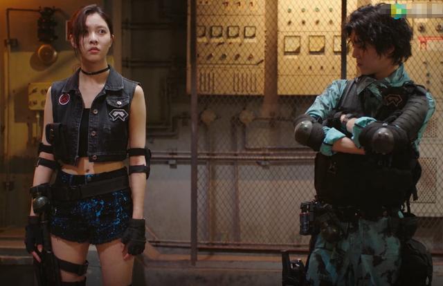 《穿越火线》最轻松演员,都不要去片场,看到正脸:赵雅芝儿子?