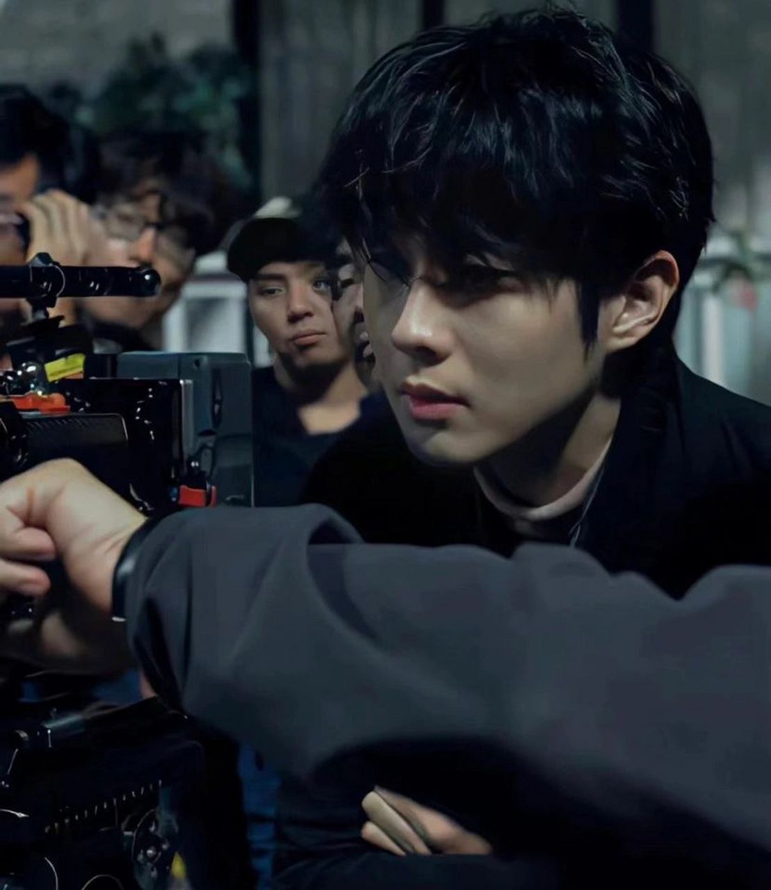 看看大家手机里的崔宇植 真的好可爱好帅 完全符合我理想型的演员