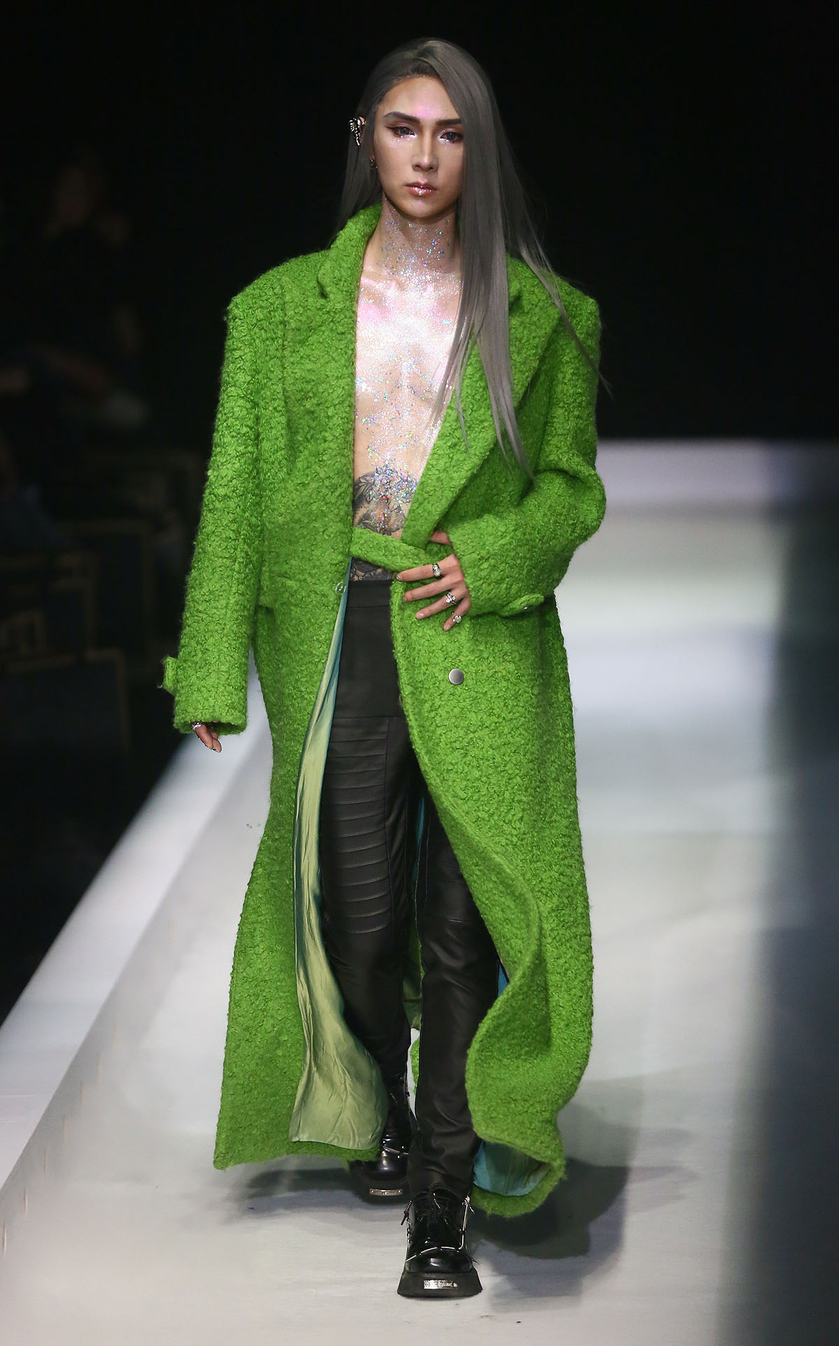 冬奥会开闭幕式服装设计师丁洁"视界·边界"时装秀在京举行