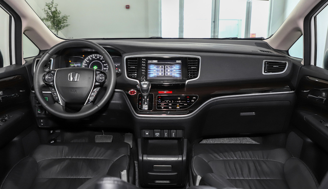 现款奥德赛内饰