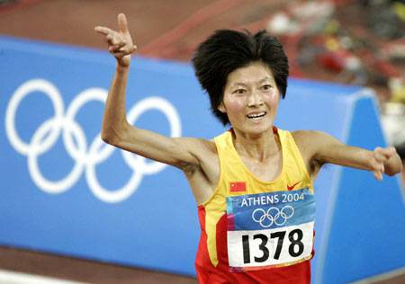 邢慧娜的万米金牌含金量堪比刘翔,是一个有勇有谋的冠军