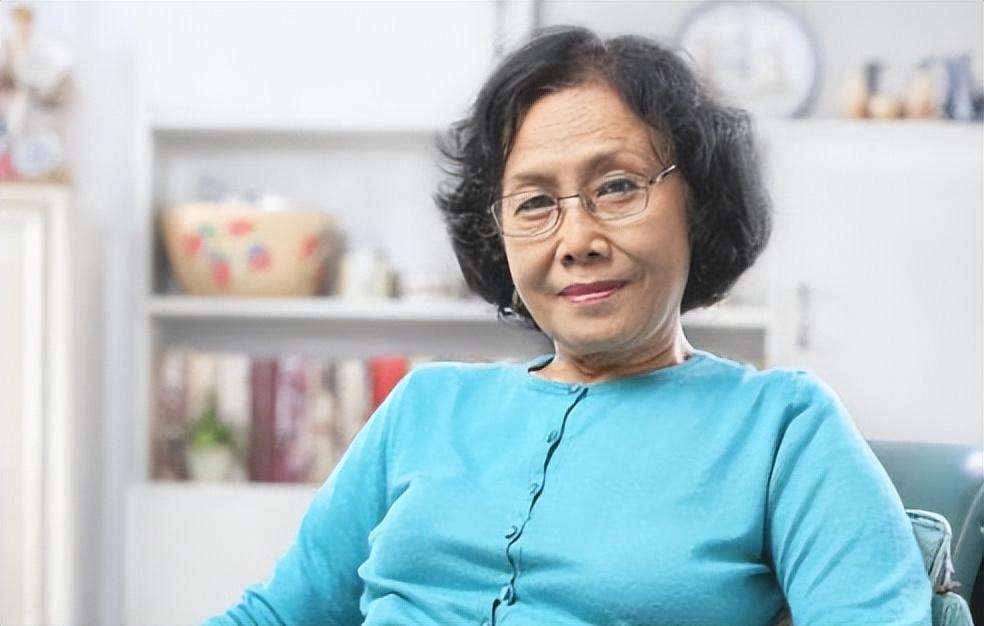 59岁阿姨和亲家搭伙过日子,当天被提要求:阿姨:你太过分了