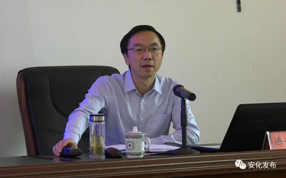 徐云波到安化县传达学习全国"两会"精神