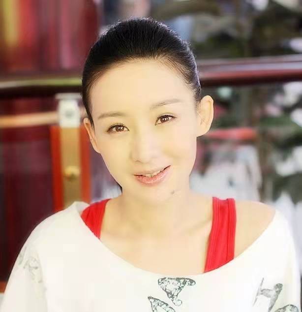 著名演员买红妹:与孙楠离婚后,现在人生状况怎样?