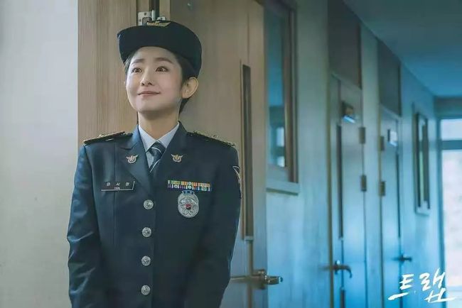 一口气刷七集,这部高分悬疑韩剧《圈套》,让人细思极恐