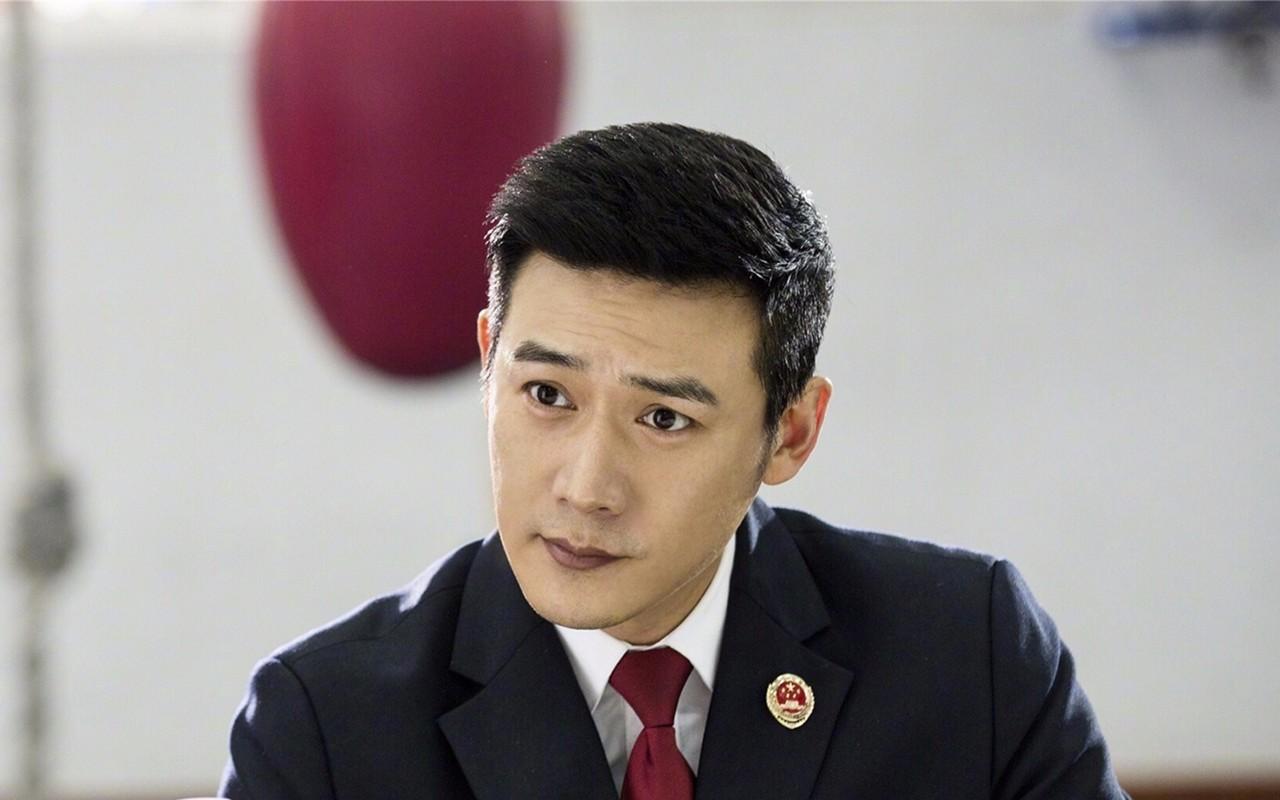 1991年,史培德与女老板在办公室搞,因爱上按摩女与妻子分居