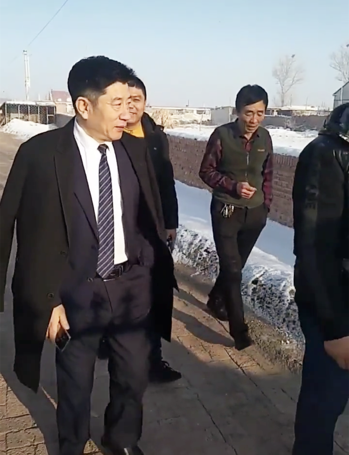 东北巨骗陨落史:演过《刘老根》,花百万买手机号,最终锒铛入狱