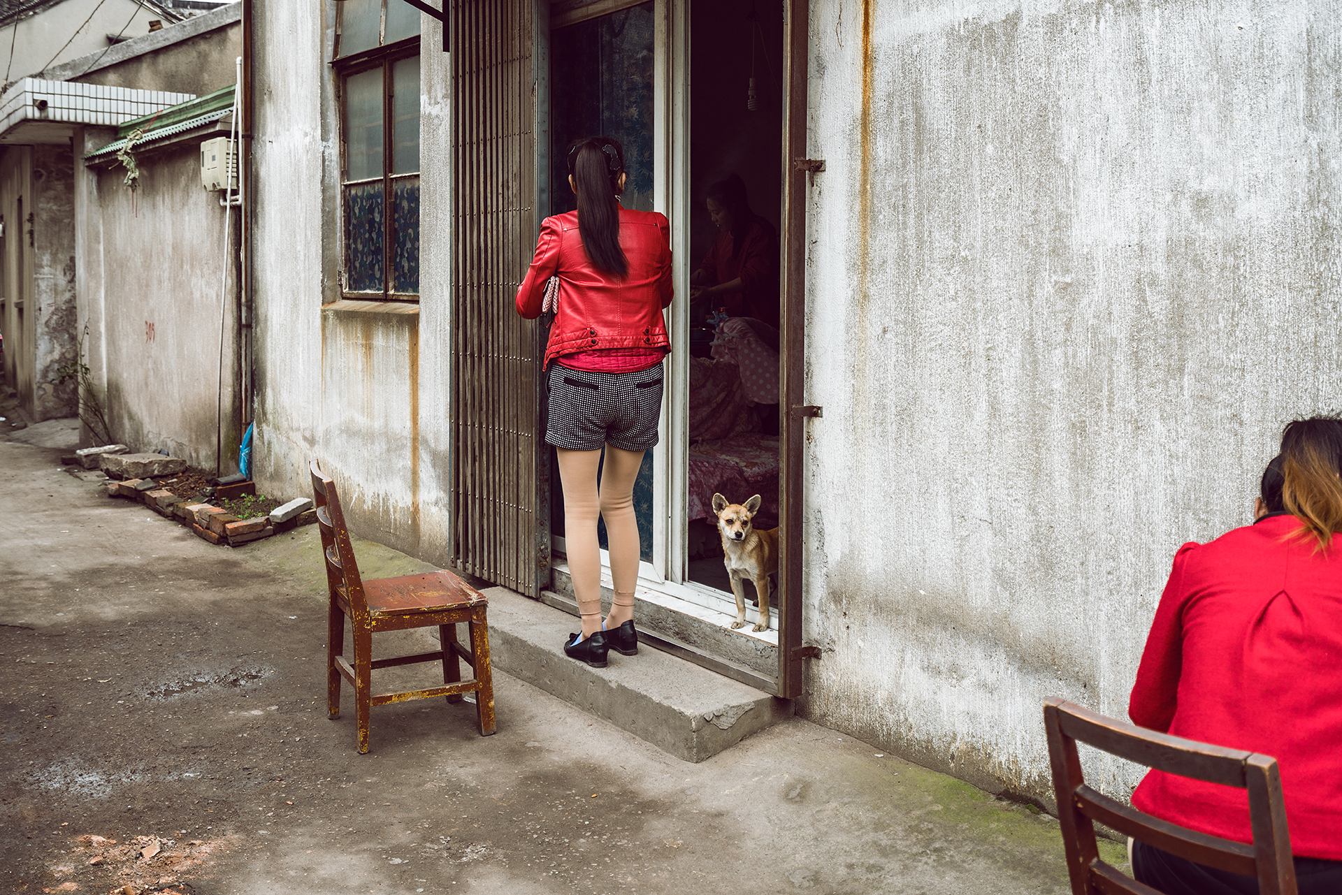 大四男生误入"淫窝"被狂野女子迫使发生关系,直呼感染污秽!