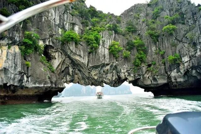 下龙湾:越南知名景点,曾被称为"海上桂林"