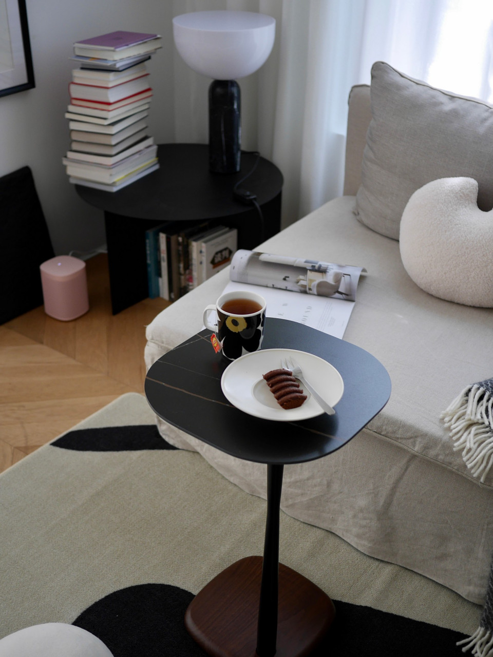 ♂工字型结构,与沙发更近,与你更近; ♂ 岩板,金属,胡桃木有机结合,更