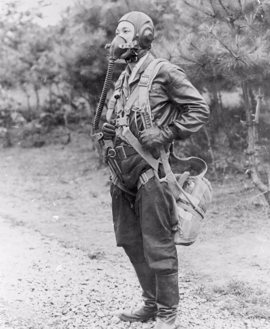 别连科叛逃事件:顺走绝密战机赠美国,2个月后祖国收到30箱快递