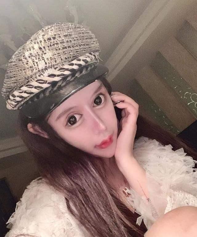 嘴巴小鼻子大的女人图片