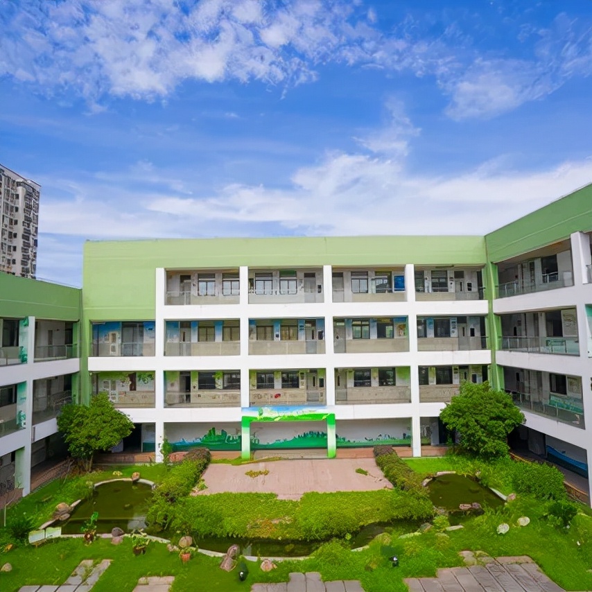 江苏省扬中市兴隆中心小学荣获"十佳最美校园"荣誉称号