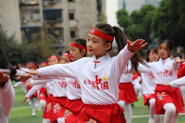 重庆市沙坪坝区育英小学主题运动会隆重举行