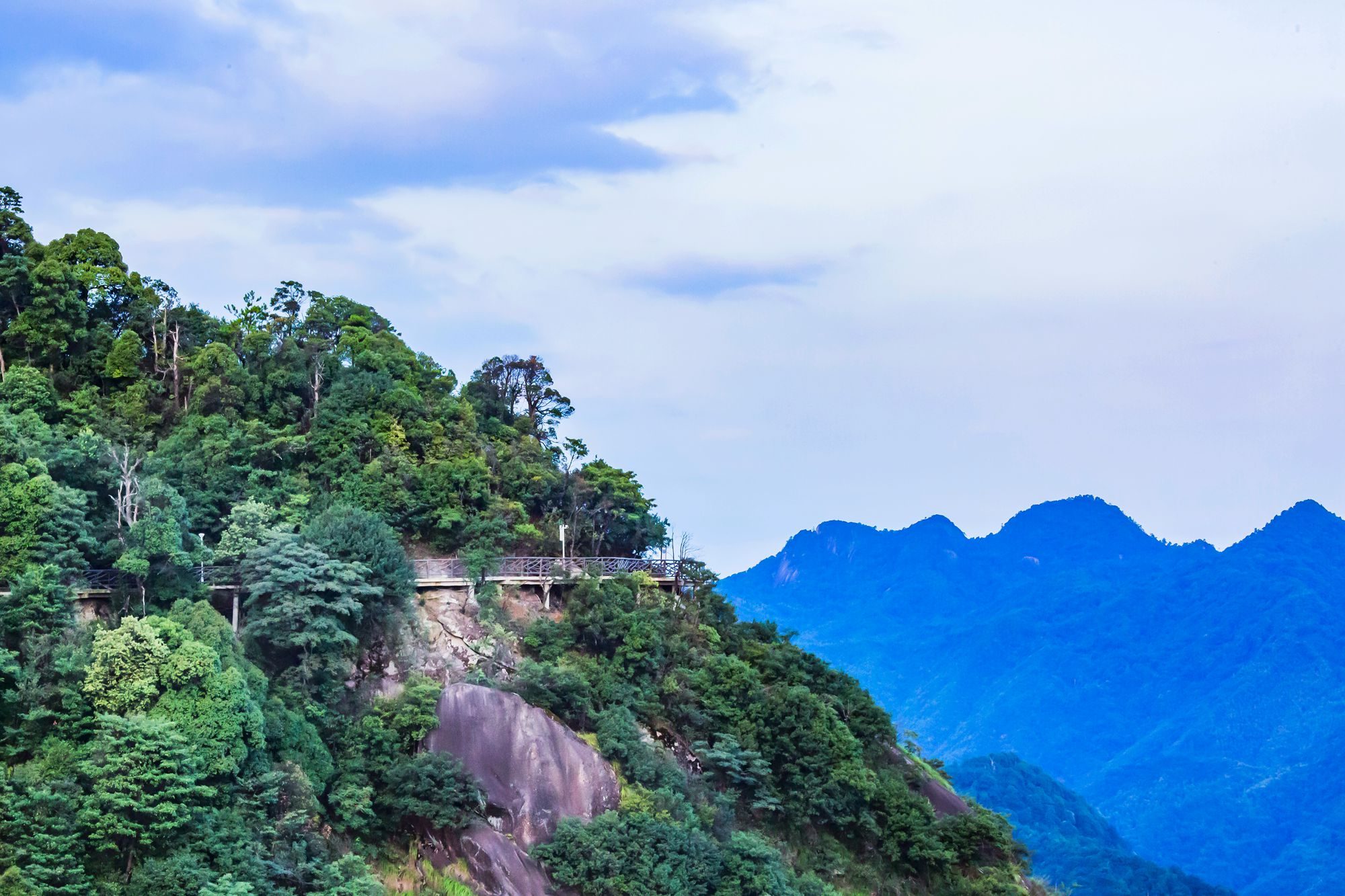 江西上饶大茅山,乘索道上云端,吸鲜氧看日出,享白云飘渺的浪漫