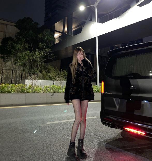 下一个rita来了?lpl女解说鼓鼓晒腿照,曾发女教师特辑