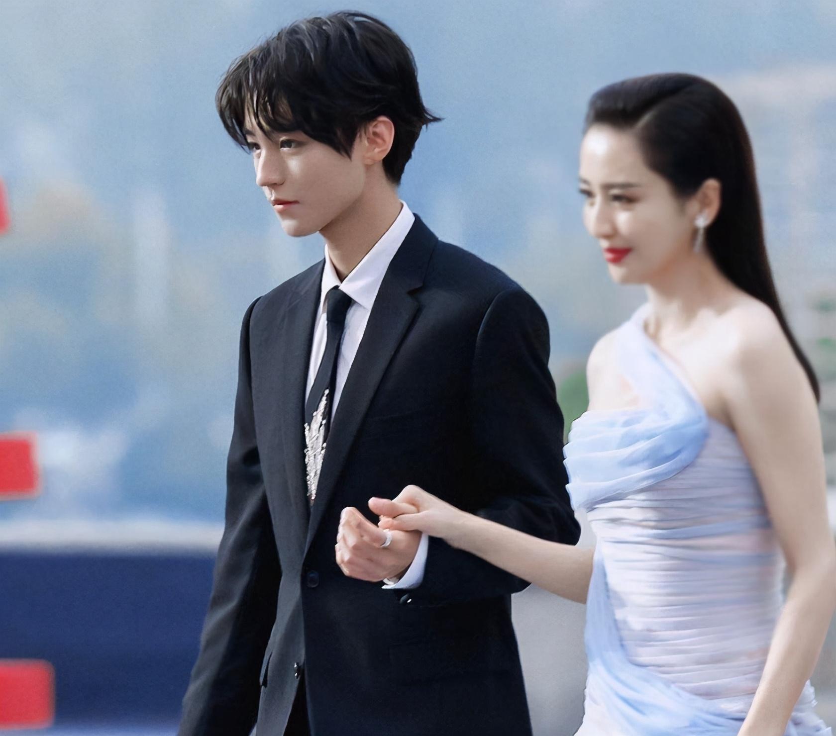 王一博与刘雯神仙同框,气质毫不输超模,这对豪门姐弟能排第几?