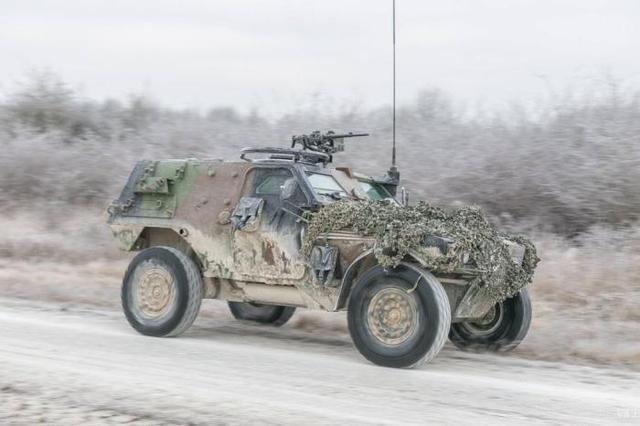 兵器知识:法国潘哈德vbl轻型装甲车