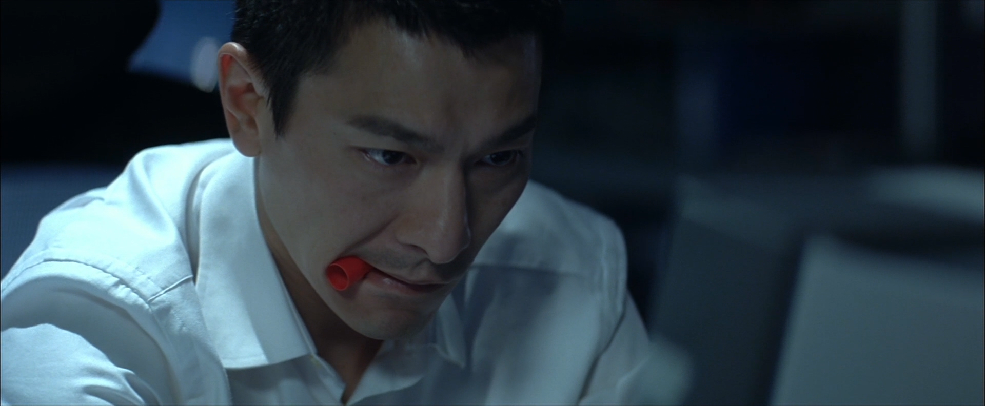 根据自己总结出来的密码,刘建明从保险柜中一盘录音带,只是没想到