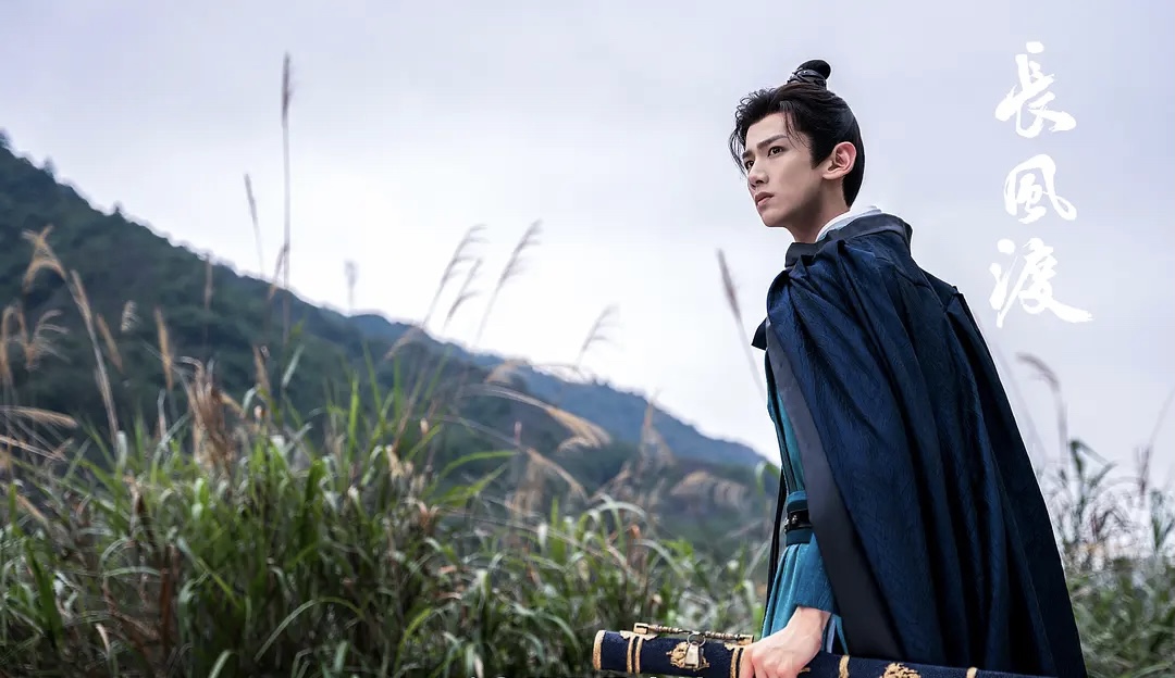 从不起眼配角,到爆款剧男主,白敬亭成古装美男,果然红气养人