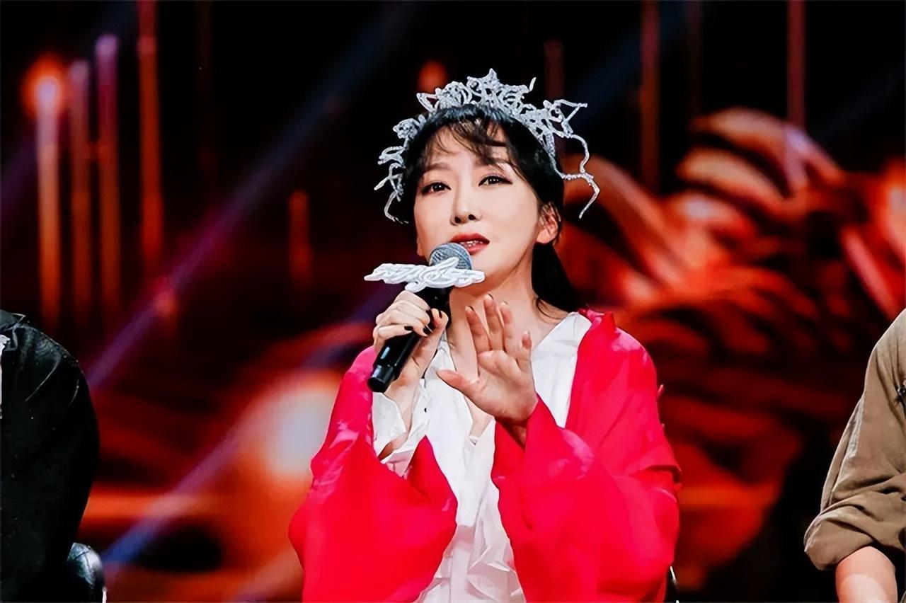 萨顶顶近照,和老公见面90分钟就闪婚,现在过上了豪门阔太的生活