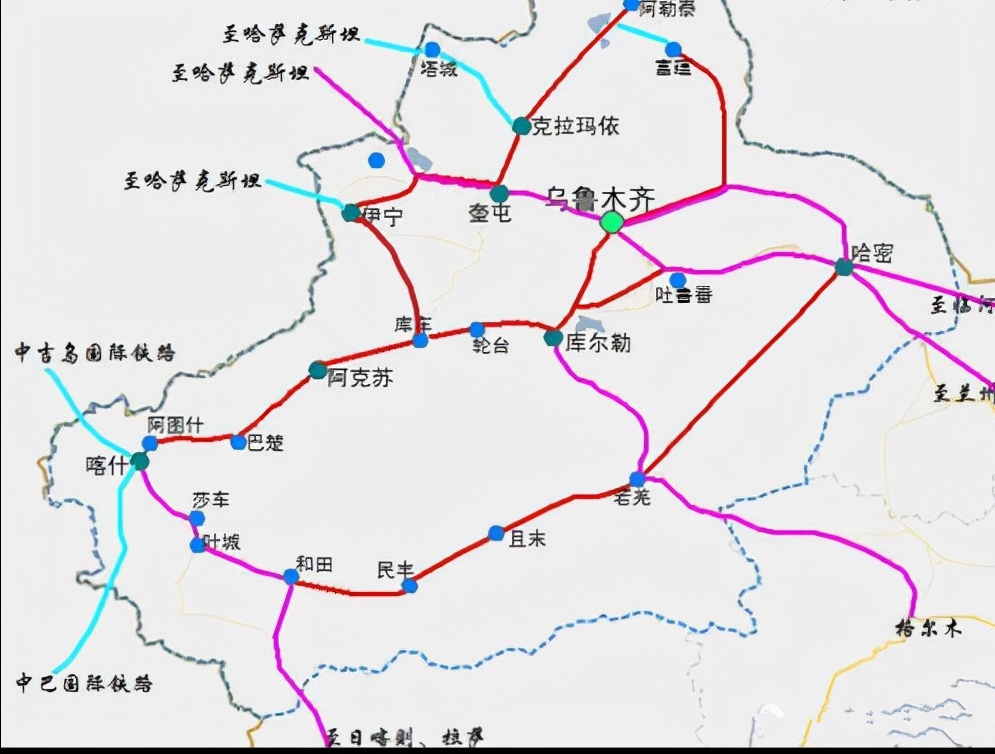 伊阿铁路直接连通南北疆地区,形成南北疆之间便捷的铁路运输通道