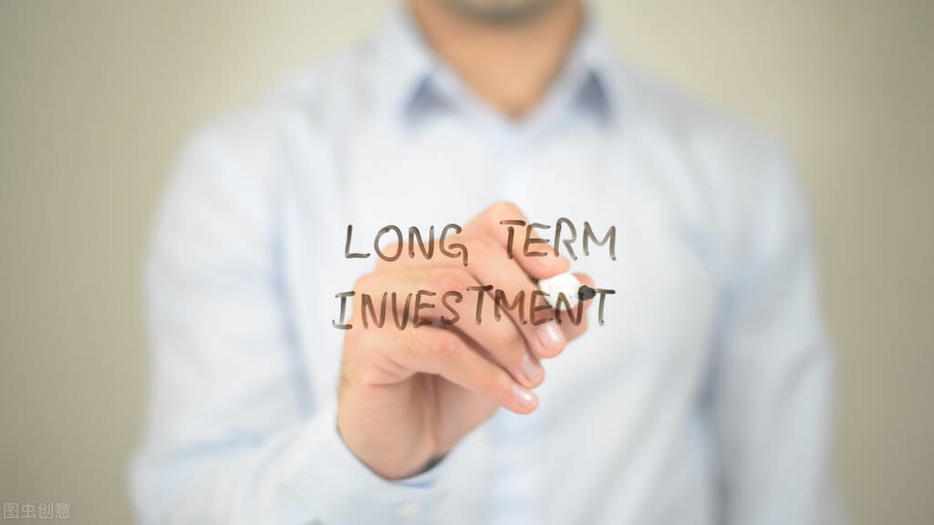 兴全合兴,年化回报33%的陈宇,把你的资金锁定两年