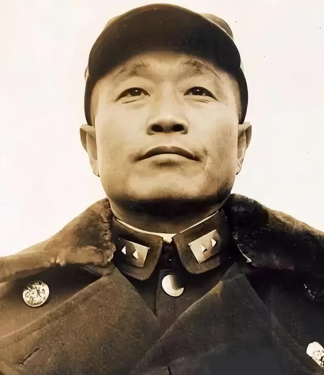 远征缅甸战功显赫,英美盛赞孙立人是英雄!杜聿明痛斥:孙是小人