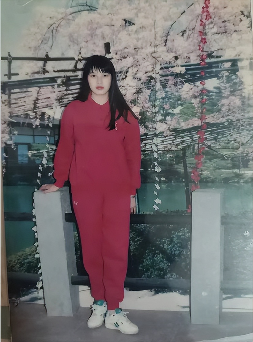 老照片:上世纪九十年代的美女,淳朴可爱有活力