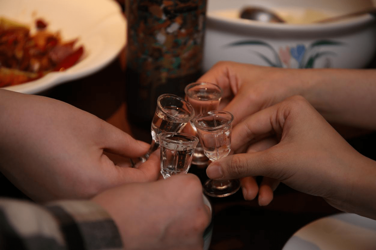 五一放假聚餐,这4种老白酒,全是好喝的佳酿,口感好有面子