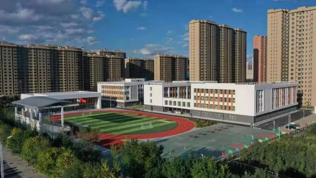 忻州长征小学西校区组织开展"智慧教室"使用培训会