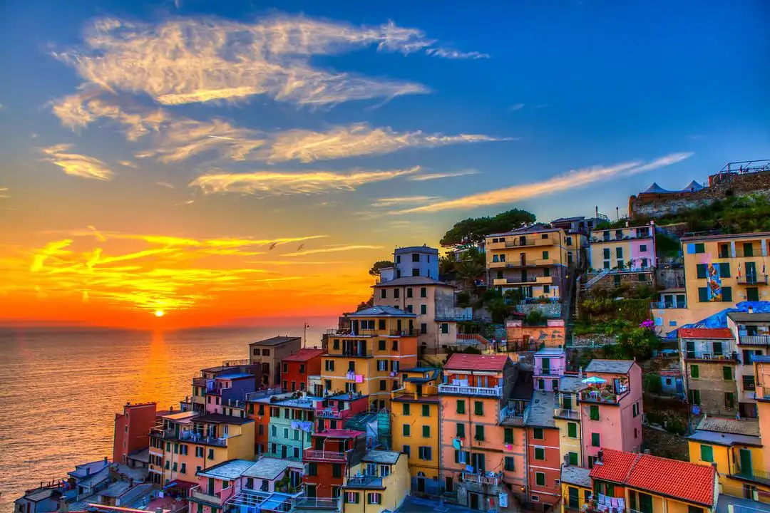 如梦如幻!浙江温岭小箬村日渐走红,石头屋披上色彩鲜明的外衣