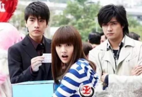 40岁王传一豪宅曝光,庭院占地1000坪宛若园林,主持人惊叹到傻眼