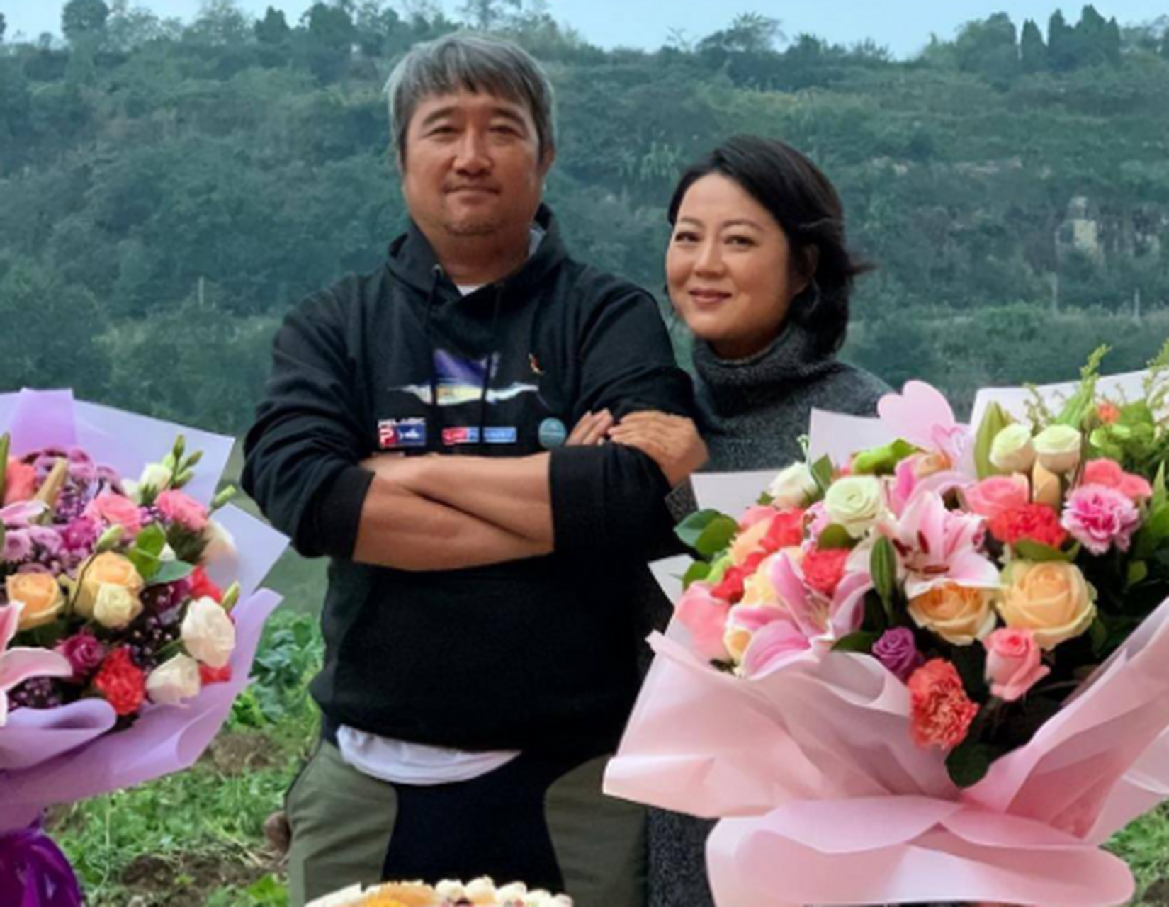 "然而王茜华的朋友却拍手叫好,催她"离婚!快点离婚!