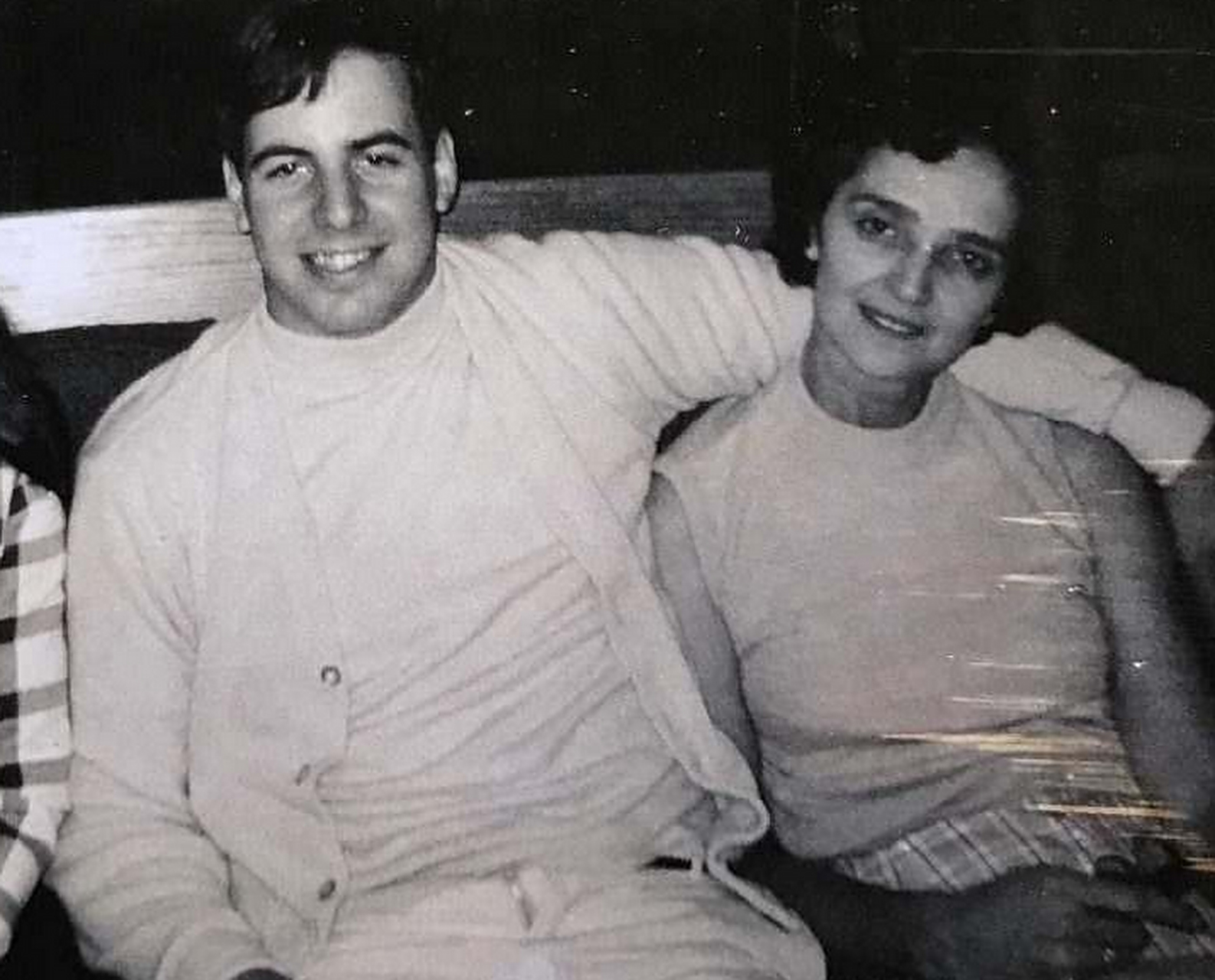 20世纪50年代,弗兰克出生于美国的一个富商家庭,他的父亲经营着一家