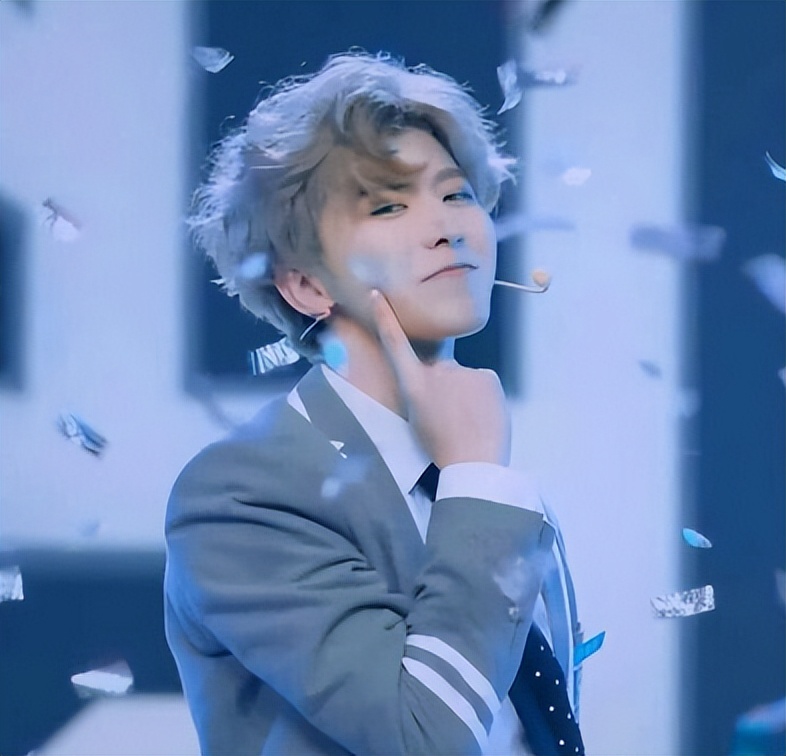 蔡徐坤也塌房了?家世显赫堪称豪门,父母和外公身份遭到曝光