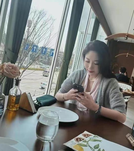 图有点多!玉田花店老板娘精美生活照曝光,确实是很有韵味