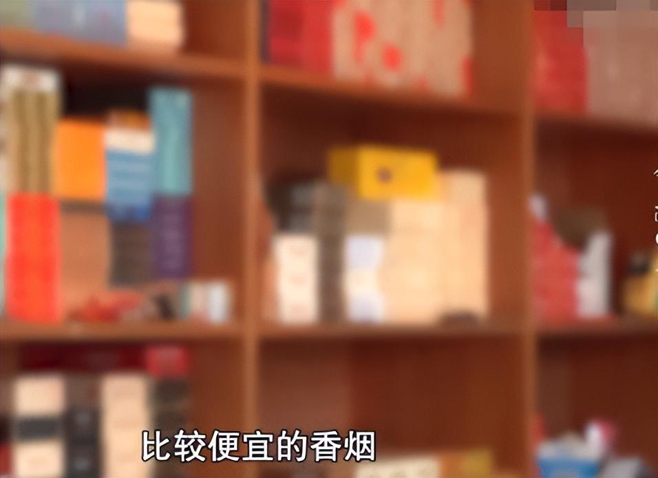 随后,警方就根据唐金强的情报得知,这些假烟是从外地运来的,装在梁某