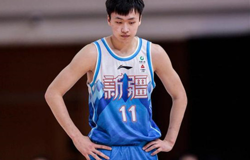 突发!齐麟左脚踝扭伤,希望没有大碍