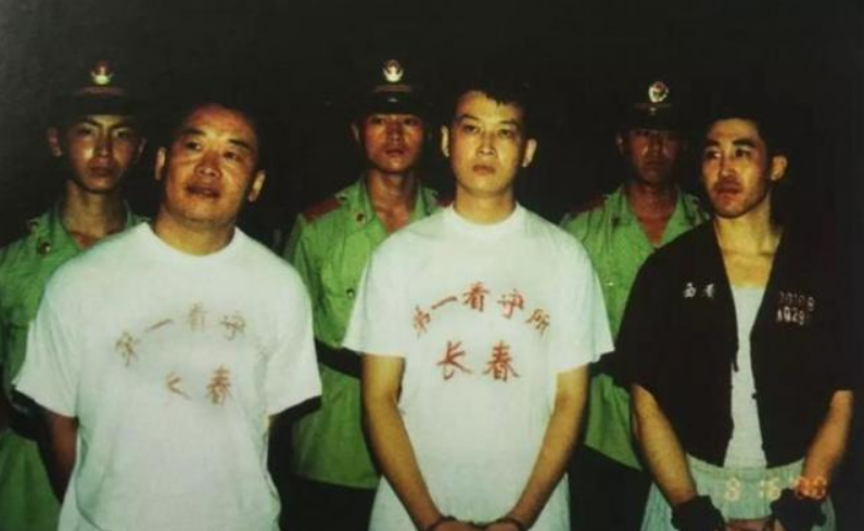 长春梁旭东保护伞是谁:1998年,长春黑老大梁旭东被捕,叫嚣:上边有人