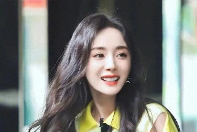 还是有三位女明星,不仅颜值在线,而且全部零绯闻,更让人羡慕的是,他们