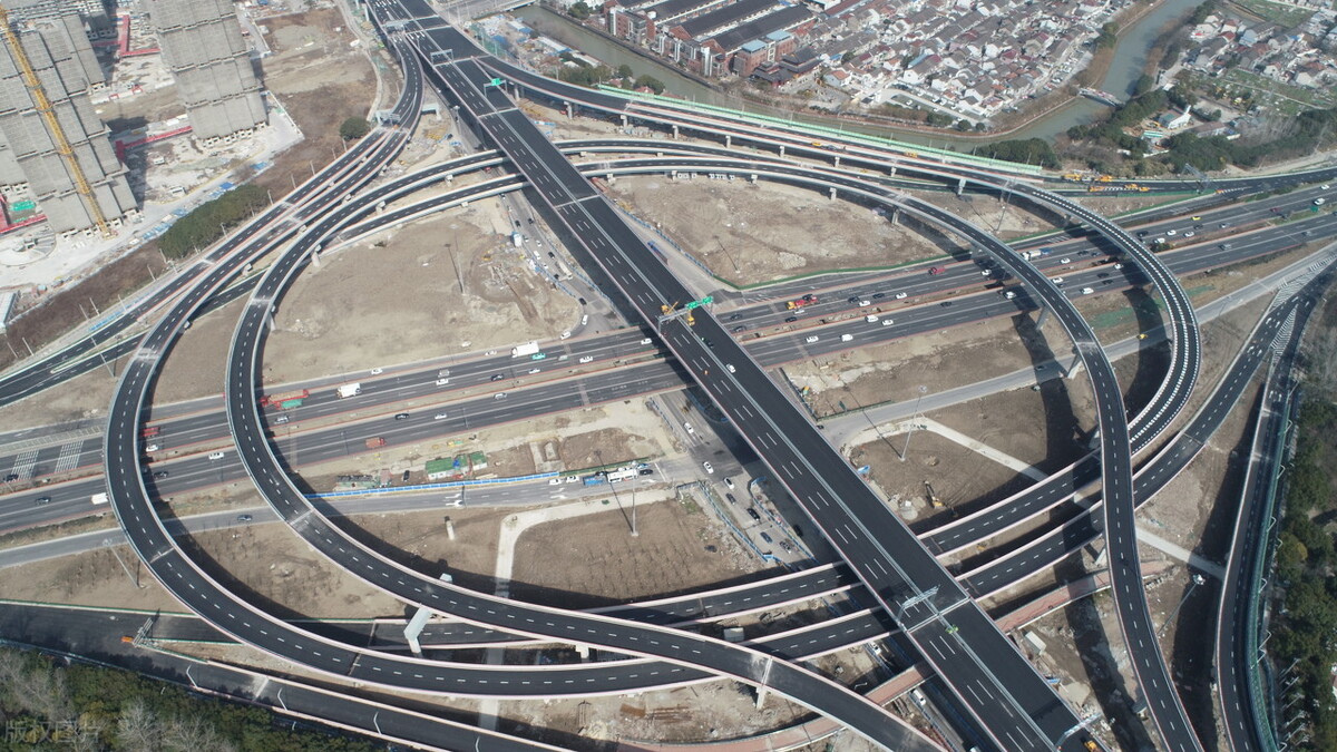 上海济阳路快速化改建工程中的高架主线即将全线通车
